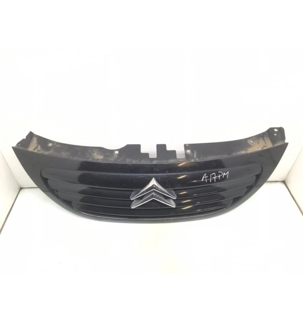 Решетка радиатора бу для Citroen C3  1.4 i,  2002 г. бу контрактные купить в Спб