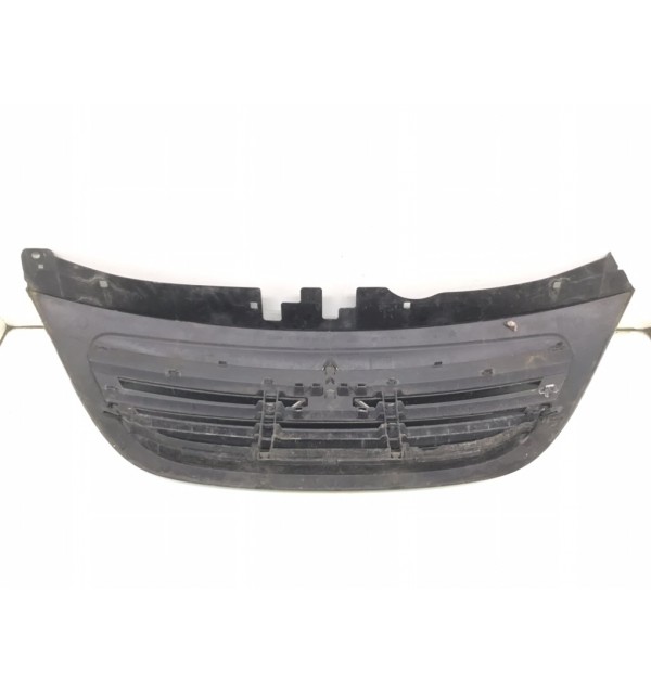 Решетка радиатора бу для Citroen C3  1.4 i,  2002 г. бу контрактные купить в Спб