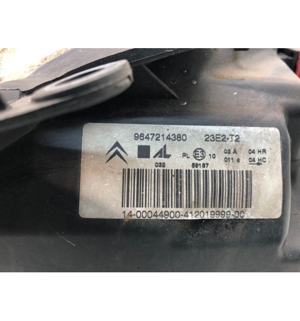 Фара правая бу для Citroen C3  1.4 i,  2002 г. бу контрактные купить в Спб