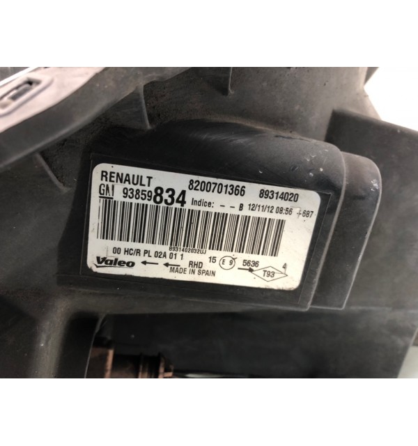 Фара правая бу для Nissan Primastar  2.0 DCi,  2013 г. бу контрактные купить в Спб