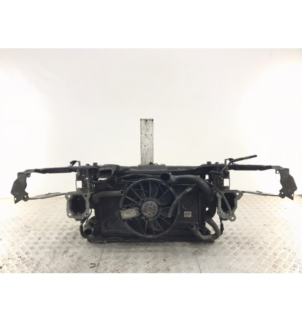 Панель передняя (телевизор) бу для Volvo V50  2.0 TD,  2008 г. бу контрактные купить в Спб