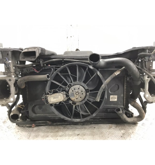 Панель передняя (телевизор) бу для Volvo V50  2.0 TD,  2008 г. бу контрактные купить в Спб