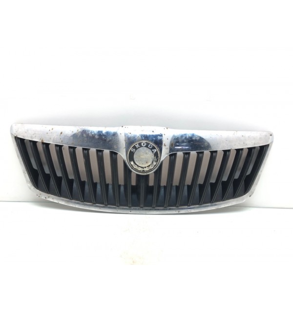 Решетка радиатора бу для Skoda Octavia  1.6 TDi,  2010 г. бу контрактные купить в Спб
