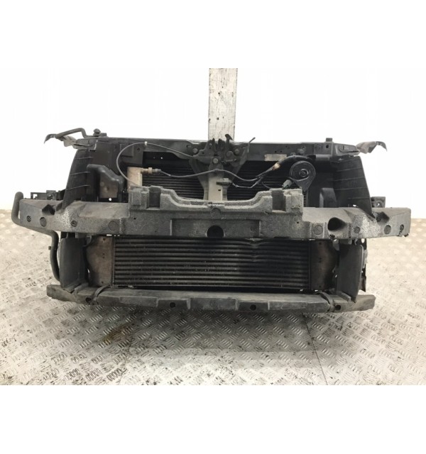 Панель передняя (телевизор) бу для Nissan Qashqai  1.5 DCi,  2008 г.