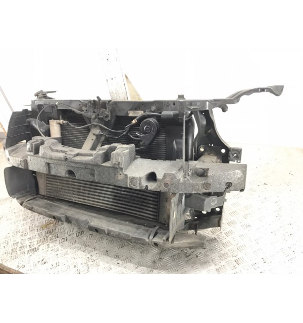 Панель передняя (телевизор) бу для Nissan Qashqai  1.5 DCi,  2008 г.