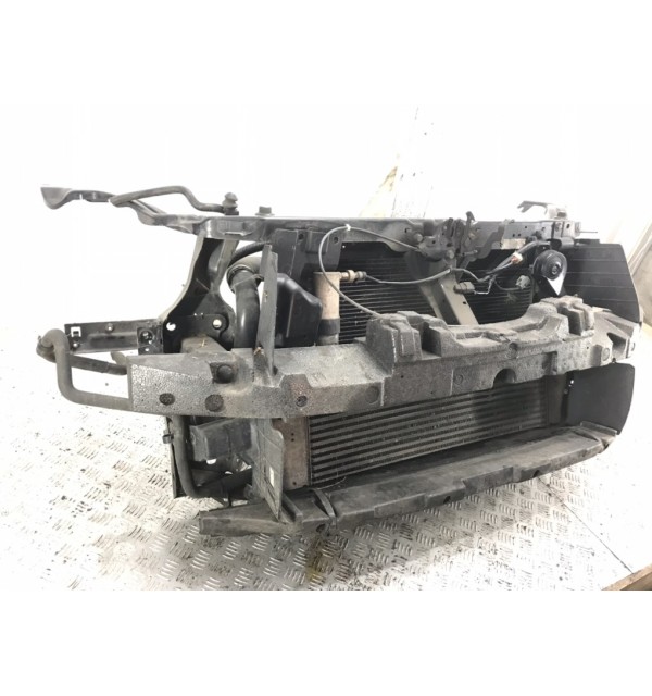 Панель передняя (телевизор) бу для Nissan Qashqai  1.5 DCi,  2008 г.