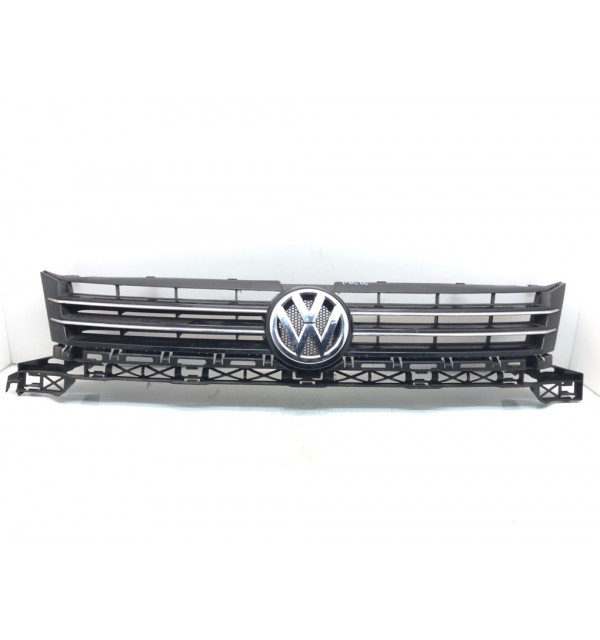 Решетка радиатора бу для Volkswagen Touran  ,  2010 г. бу контрактные купить в Спб