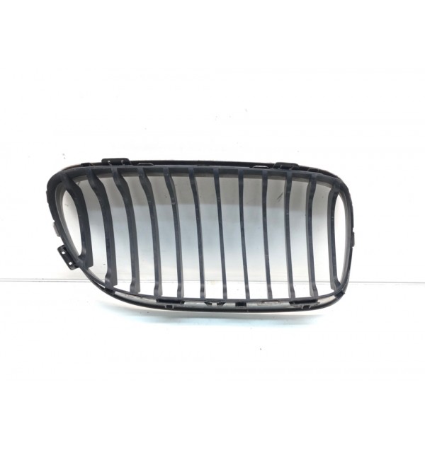 Решетка радиатора бу для BMW 3 E90/E91/E92/E93 2.0 TD,  2010 г. бу контрактные купить в Спб