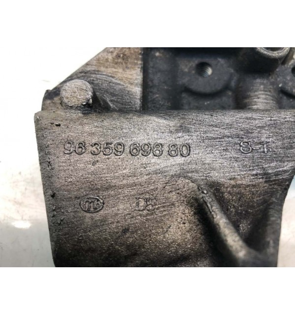Кронштейн двигателя бу для Peugeot 307  2.0 HDi,  2004 г. бу контрактные купить в Спб