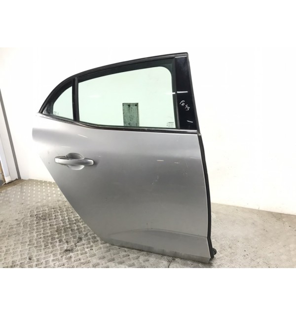 Дверь задняя правая бу для Renault Megane  1.6 DCi,  2017 г. бу контрактные купить в Спб