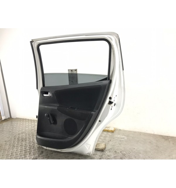 Дверь задняя правая бу для Peugeot 207  1.6 HDi,  2010 г. бу контрактные купить в Спб