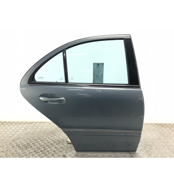 Дверь задняя правая бу для Mercedes C W203 2.2 CDi,  2004 г. бу контрактные купить в Спб