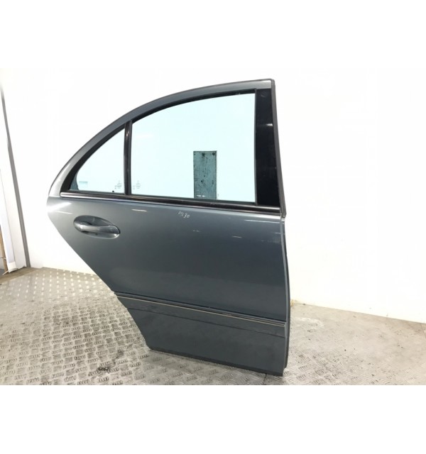 Дверь задняя правая бу для Mercedes C W203 2.2 CDi,  2004 г. бу контрактные купить в Спб