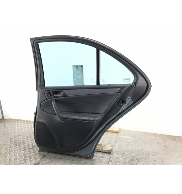 Дверь задняя правая бу для Mercedes C W203 2.2 CDi,  2004 г. бу контрактные купить в Спб