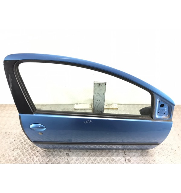 Дверь передняя правая бу для Peugeot 107  1.0 i,  2006 г.