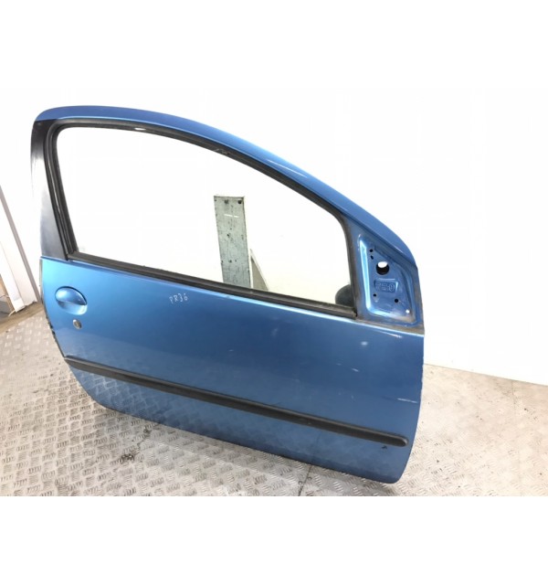 Дверь передняя правая бу для Peugeot 107  1.0 i,  2006 г.