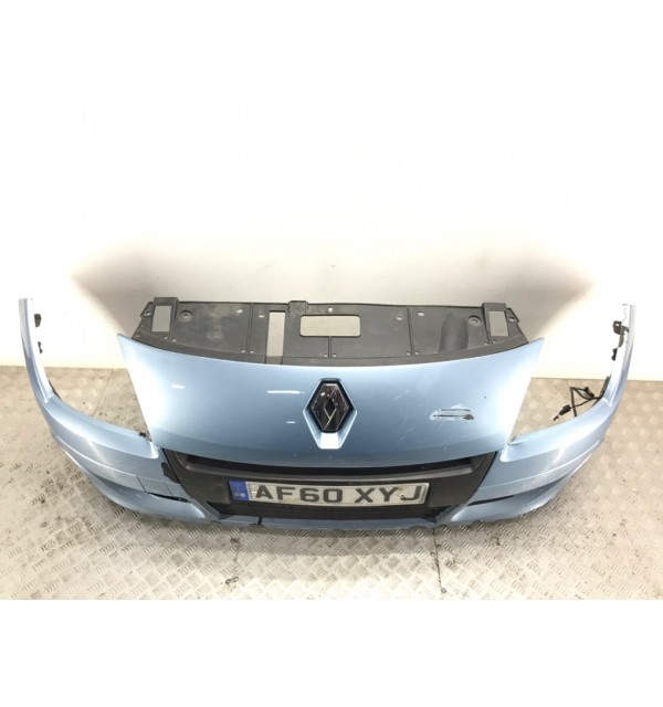 Бампер передний бу для Renault Scenic  1.5 DCi,  2010 г. бу контрактные купить в Спб