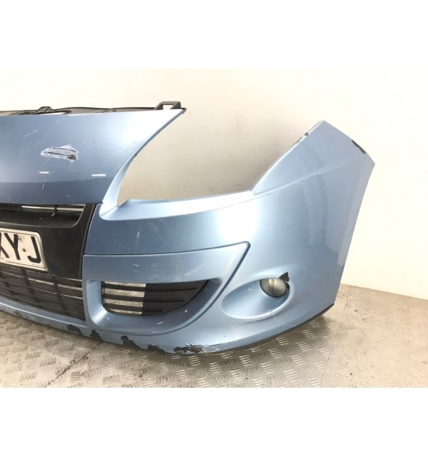 Бампер передний бу для Renault Scenic  1.5 DCi,  2010 г. бу контрактные купить в Спб