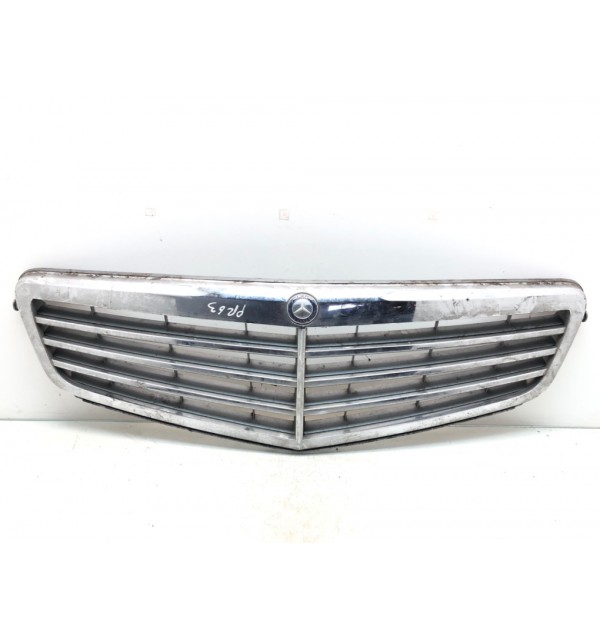 Решетка радиатора бу для Mercedes C W204 2.2 CDi,  2009 г. бу контрактные купить в Спб