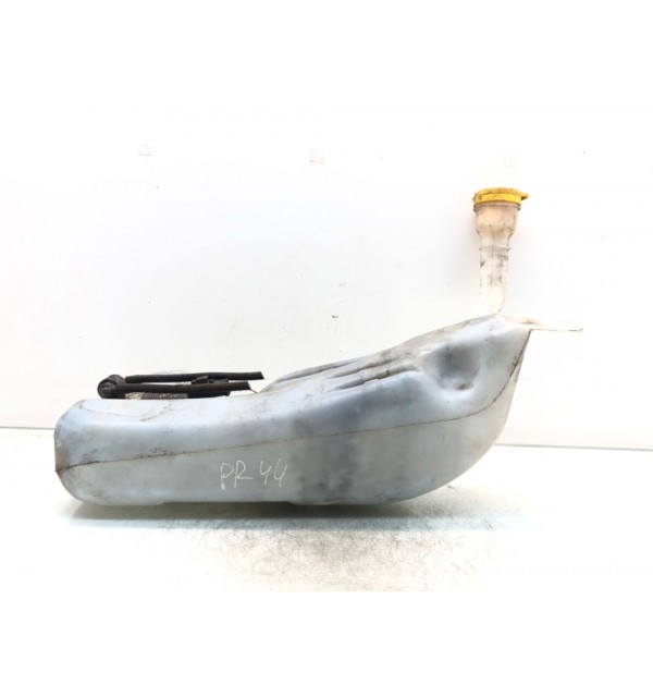 Бачок омывателя бу для Renault Scenic  1.5 DCi,  2010 г. бу контрактные купить в Спб