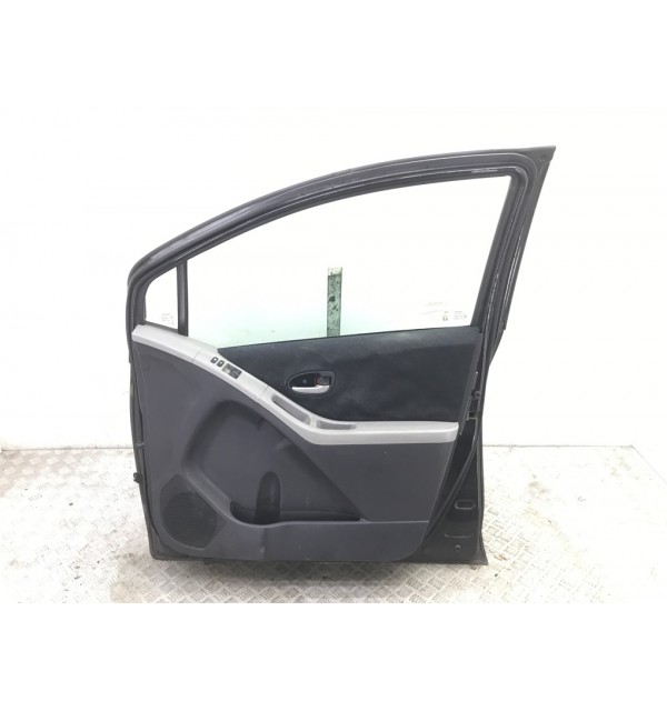 Дверь передняя правая бу для Toyota Yaris XP9 1.3 i,  2006 г.