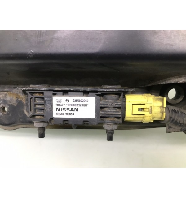 Планка под капот бу для Nissan Note E11 1.4 i,  2008 г. бу контрактные купить в Спб