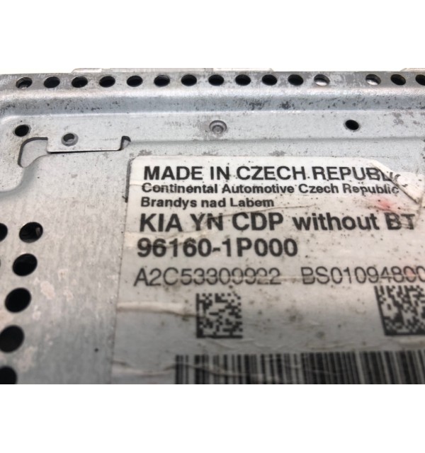 Магнитола бу для Kia Venga  1.4 CRDi,  2010 г. бу контрактные купить в Спб