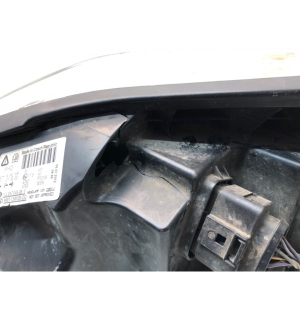 Фара правая бу для Ford Fiesta  1.6 Ti,  2012 г. бу контрактные купить в Спб