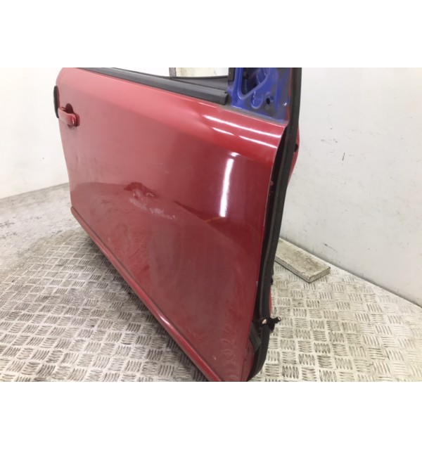 Дверь передняя правая бу для Nissan Note E11 1.6 i,  2009 г. бу контрактные купить в Спб