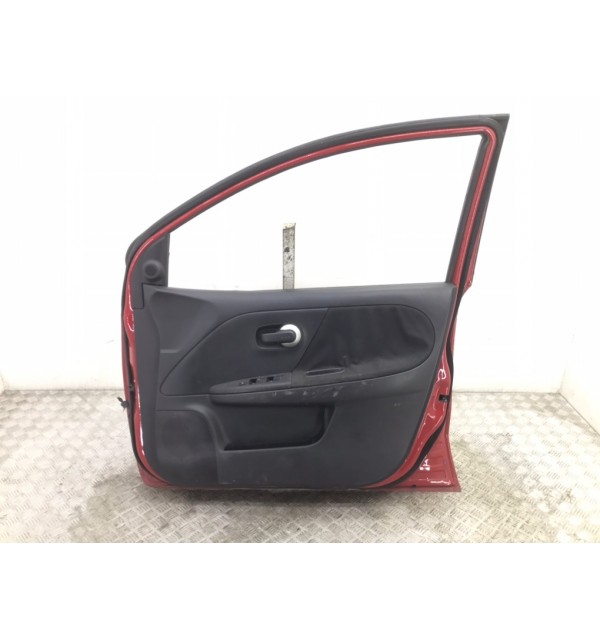 Дверь передняя правая бу для Nissan Note E11 1.6 i,  2009 г. бу контрактные купить в Спб