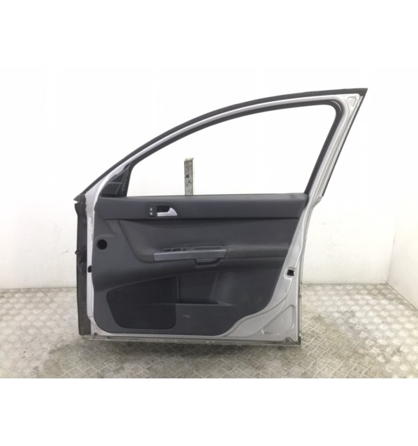 Дверь передняя правая бу для Volvo S40  2.0 TD,  2006 г. бу контрактные купить в Спб