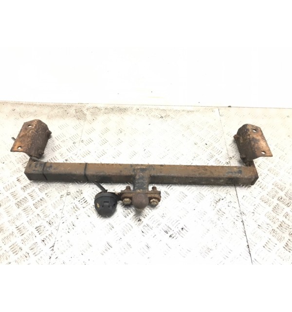 Прицепное устройство (фаркоп) бу для Suzuki Vitara  1.6 i,  1995 г. бу контрактные купить в Спб