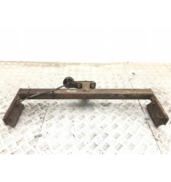 Прицепное устройство (фаркоп) бу для Suzuki Vitara  1.6 i,  1995 г. бу контрактные купить в Спб