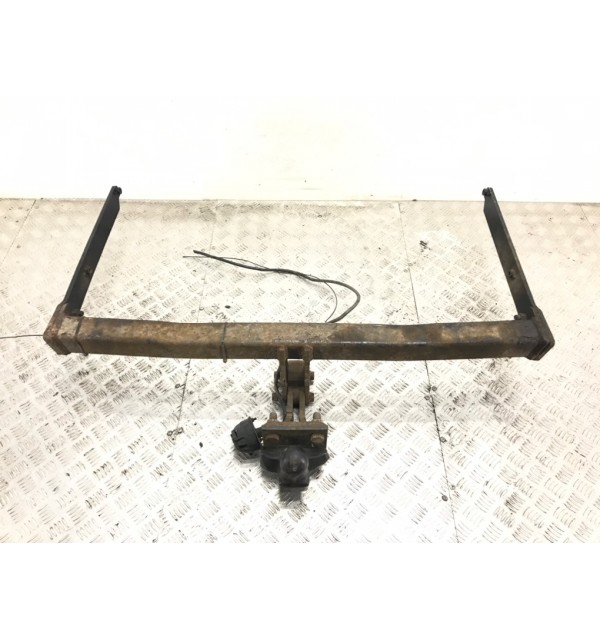 Прицепное устройство (фаркоп) бу для Ford C-Max  1.8 TDCi,  2007 г. бу контрактные купить в Спб