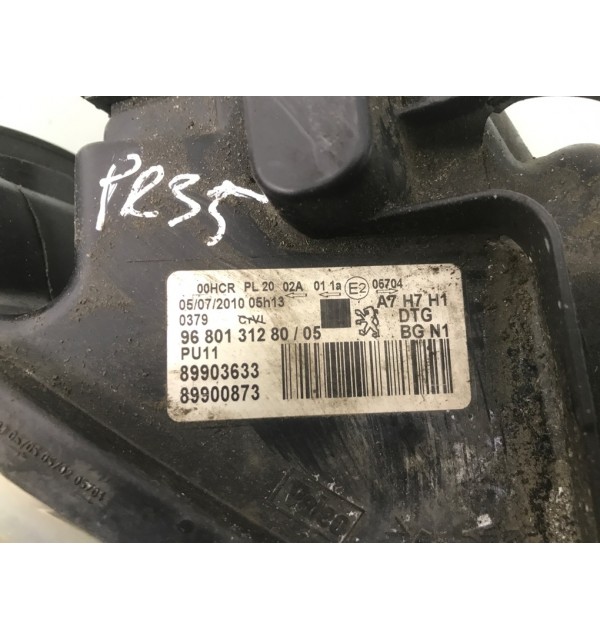 Фара правая бу для Peugeot 207  1.4 i,  2010 г. бу контрактные купить в Спб