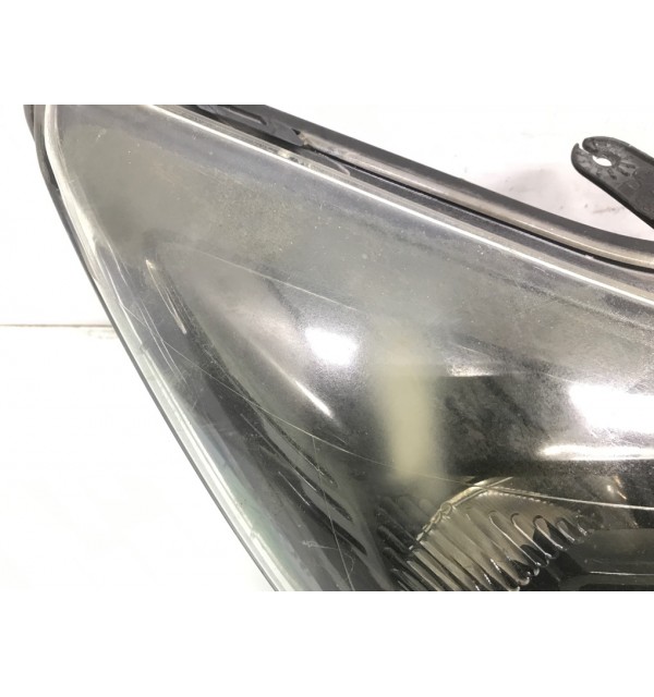 Фара правая бу для Ford Focus 2 1.6 i,  2010 г. бу контрактные купить в Спб