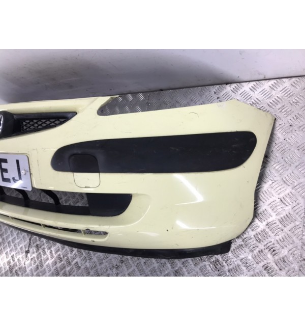 Бампер передний бу для Honda Jazz  1.3 i,  2003 г.