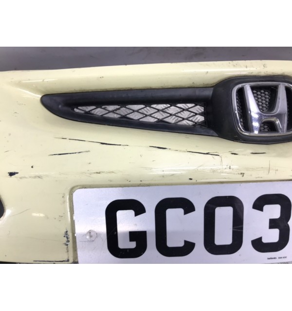 Бампер передний бу для Honda Jazz  1.3 i,  2003 г.