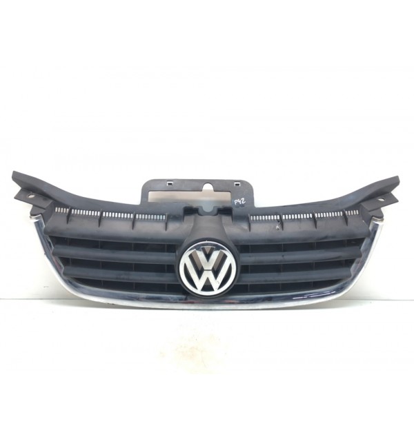 Решетка радиатора бу для Volkswagen Touran  2.0 TDi,  2005 г. бу контрактные купить в Спб