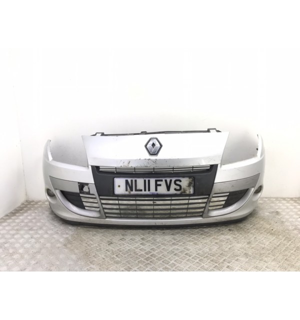 Бампер передний бу для Renault Scenic  1.5 DCi,  2011 г. бу контрактные купить в Спб