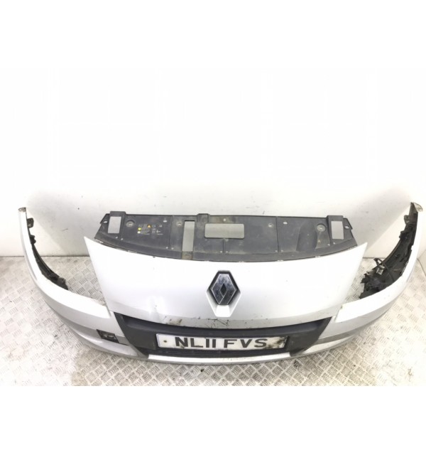 Бампер передний бу для Renault Scenic  1.5 DCi,  2011 г. бу контрактные купить в Спб