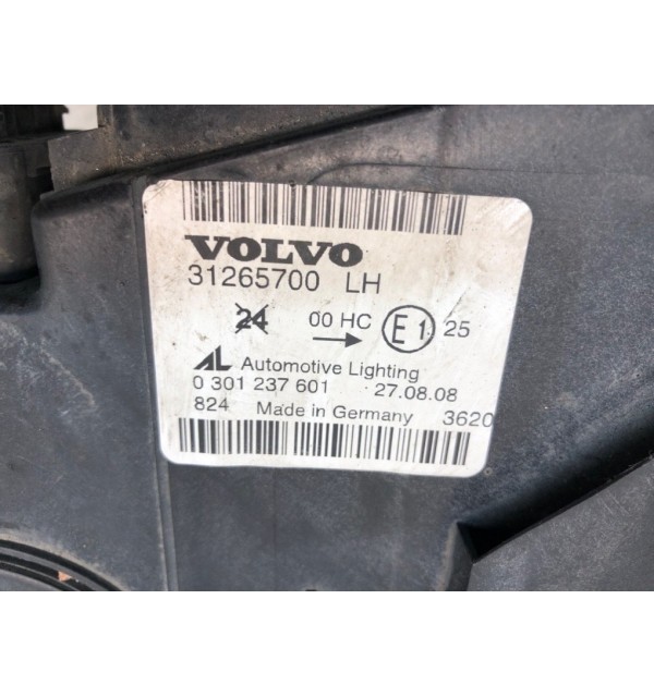 Фара левая бу для Volvo V50  2.0 TD,  2008 г. бу контрактные купить в Спб