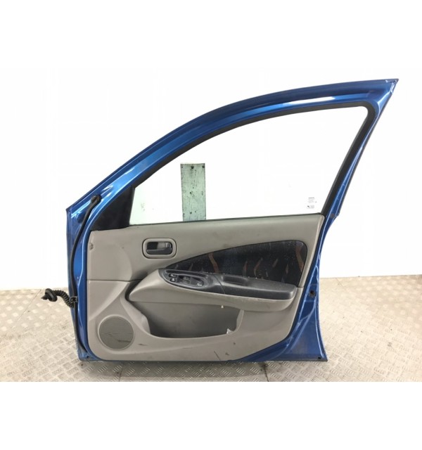 Дверь передняя правая бу для Nissan Almera N16 1.8 i,  2002 г. бу контрактные купить в Спб