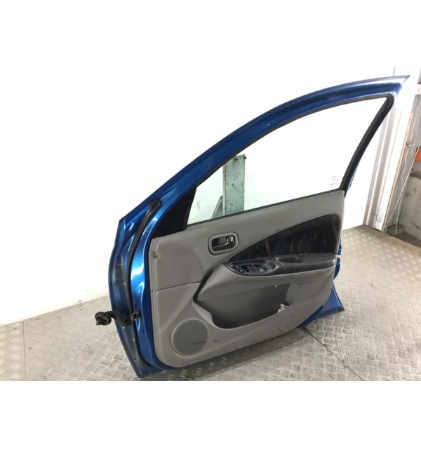 Дверь передняя правая бу для Nissan Almera N16 1.8 i,  2002 г. бу контрактные купить в Спб