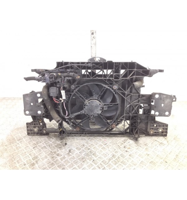 Панель передняя (телевизор) бу для Renault Scenic  1.5 DCi,  2011 г. бу контрактные купить в Спб
