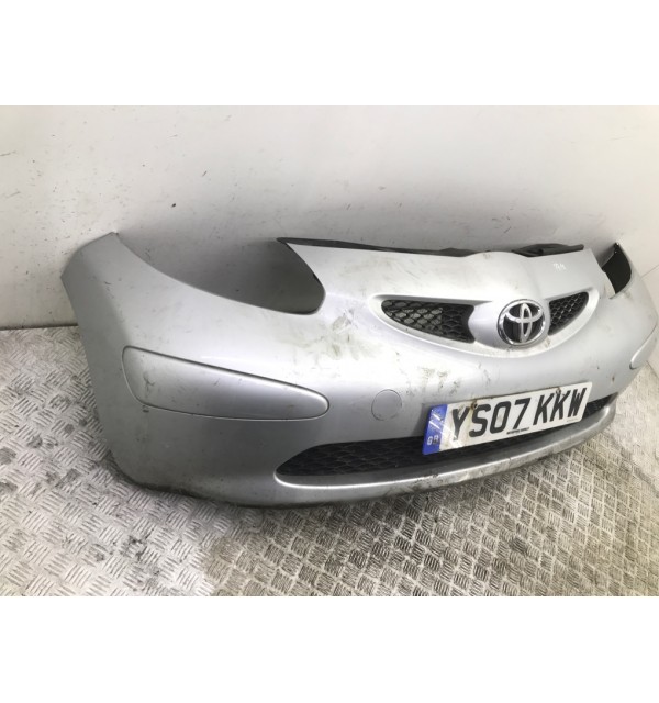 Бампер передний бу для Toyota Aygo  1.0 i,  2007 г. бу контрактные купить в Спб