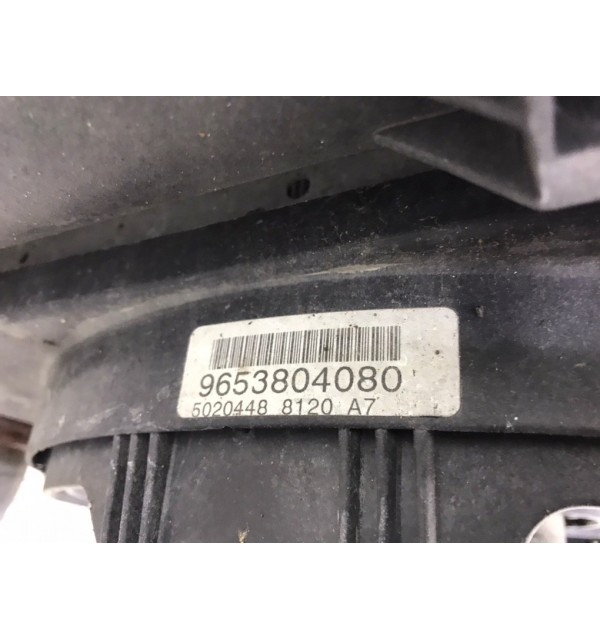 Панель передняя (телевизор) бу для Citroen C2  1.4 HDi,  2006 г. бу контрактные купить в Спб