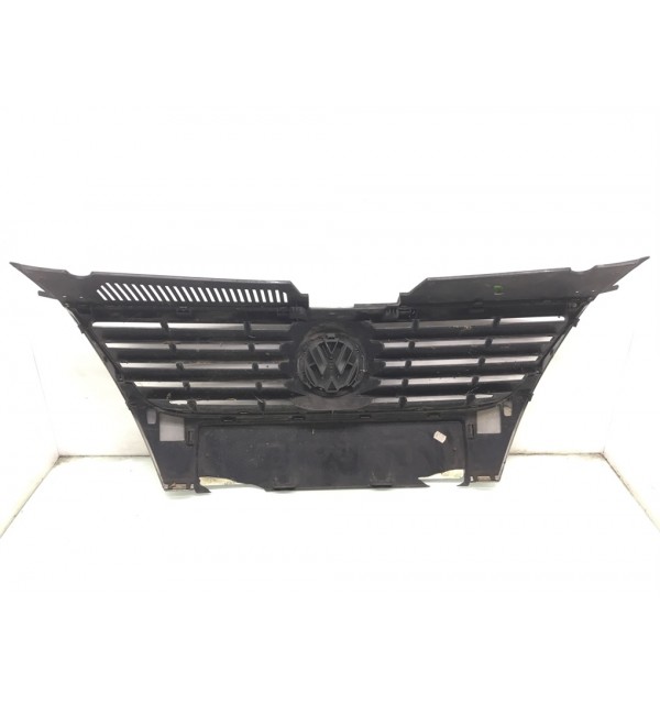 Решетка радиатора бу для Volkswagen Passat B6 2.0 TDi,  2008 г. бу контрактные купить в Спб