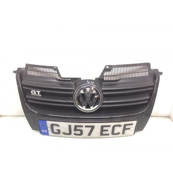 Решетка радиатора бу для Volkswagen Golf 5 2.0 TDi,  2007 г. бу контрактные купить в Спб