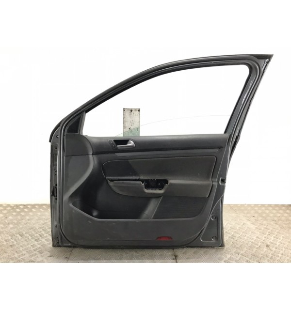 Дверь передняя правая бу для Volkswagen Golf 5 1.9 TDi,  2009 г. бу контрактные купить в Спб